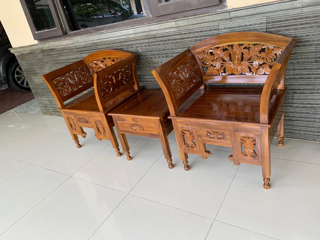 Kursi Teras Kartini